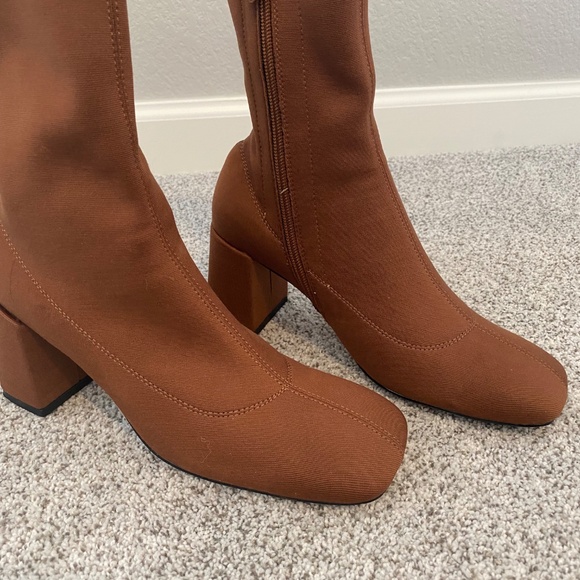 Silent D Tell Me Boots - Picture 2 of 5